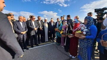 وزیر میراث‌فرهنگی برای افتتاح بارگاه شمس تبریزی وارد آذربایجان غربی شد