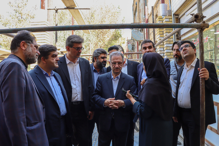 معاون گردشگری کشور از پروژه احیای بازار تاریخی اردکان بازدید کرد