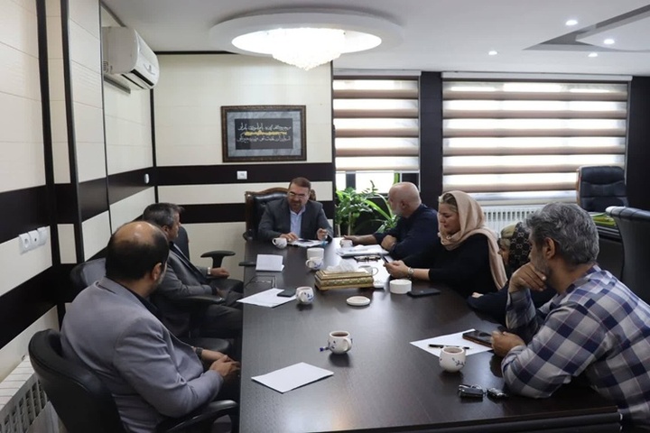 اجازه ندهیم مشکلات مالی چراغ دفاتر گردشگری البرز را خاموش کند