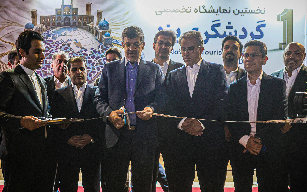 نخستین نمایشگاه ملی گردشگری و صنایع وابسته یزد افتتاح شد