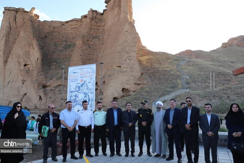 پنجمین جشنواره ماهی قزل‌آلای شهرستان ماهنشان در جوار قلعه تاریخی بهستان