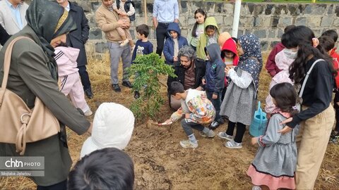 برگزاری برنامه «نهال هویت» به مناسبت هفته ملی و روز کودک در زنجان