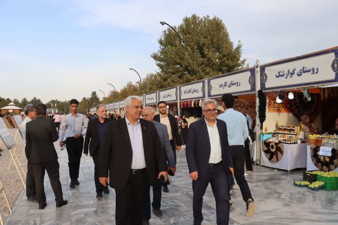 برگزاری جشنواره روز ملی روستا و عشایر در جلوخان آرامگاه فردوسی
