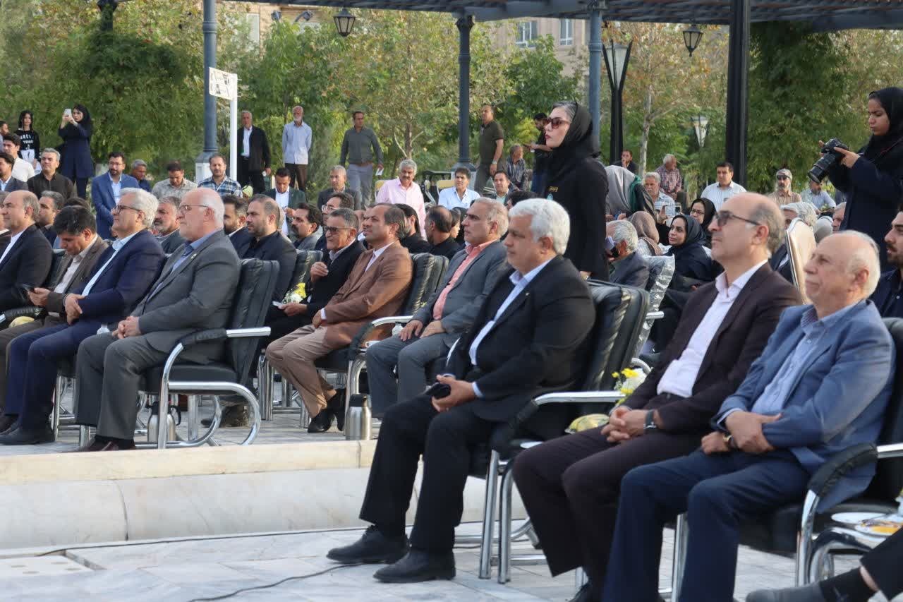 برگزاری جشنواره روز ملی روستا و عشایر در جلوخان آرامگاه فردوسی