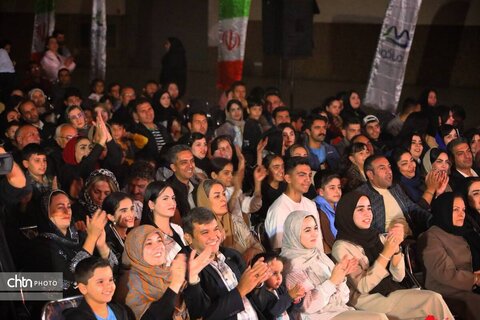 جشنواره خزان و خنده در منطقه آزاد ماکو