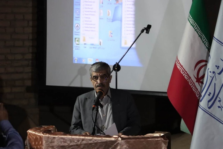 رونمایی کتاب بیابانک