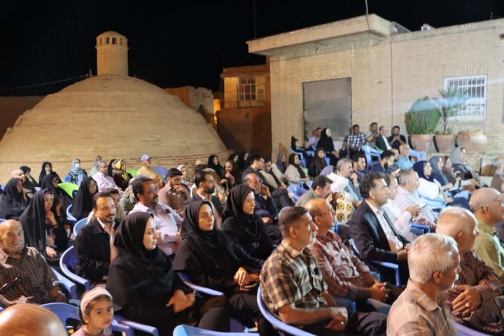 رونمایی کتاب بیابانک