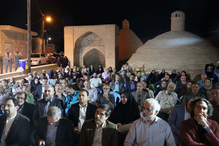 رونمایی کتاب بیابانک