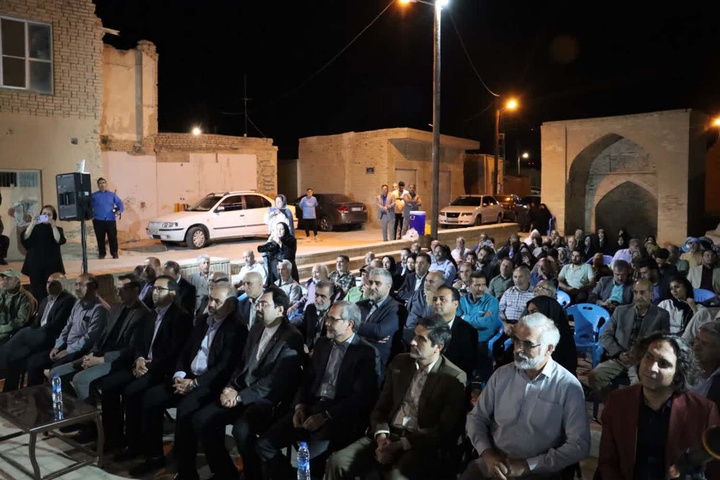 رونمایی کتاب بیابانک