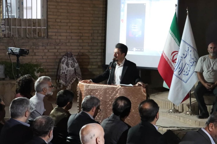 رونمایی کتاب بیابانک