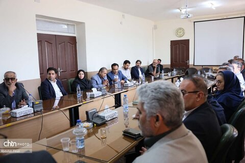 دیدار مدیران و فعالان گردشگری با نماینده ولی فقیه در استان فارس
