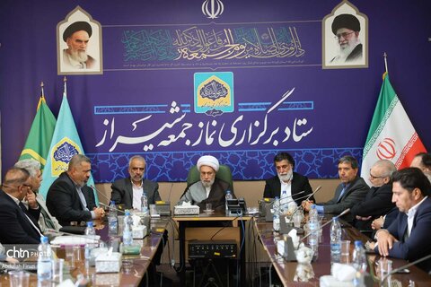 دیدار مدیران و فعالان گردشگری با نماینده ولی فقیه در استان فارس