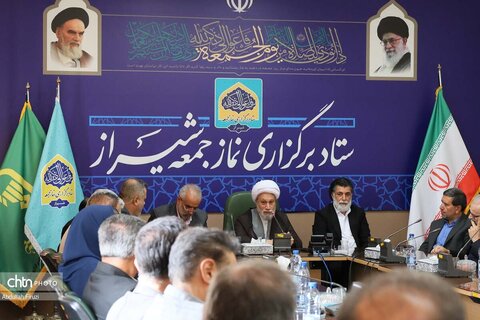دیدار مدیران و فعالان گردشگری با نماینده ولی فقیه در استان فارس