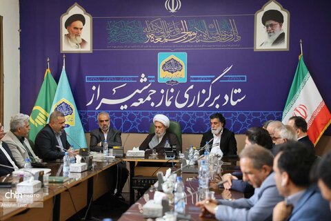 دیدار مدیران و فعالان گردشگری با نماینده ولی فقیه در استان فارس