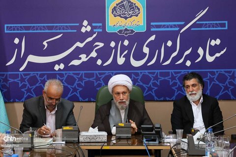دیدار مدیران و فعالان گردشگری با نماینده ولی فقیه در استان فارس