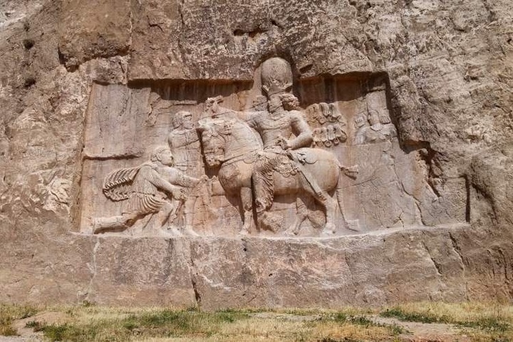 تاریخ ایران باستان با روایت‌های سیاسی قابل تحریف نیست