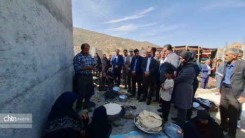 نمایش دست‌بافته‌های دهستان سادات محمودی در حاشیه همایش روستای میمند