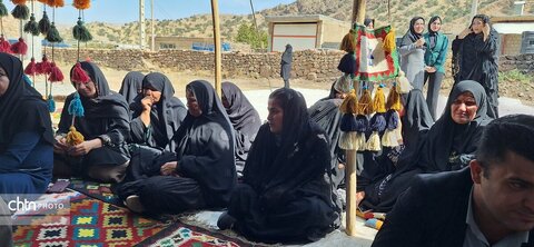 نمایش دست‌بافته‌های دهستان سادات محمودی در حاشیه همایش روستای میمند