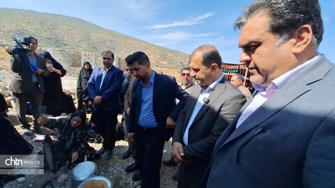نمایش دست‌بافته‌های دهستان سادات محمودی در حاشیه همایش روستای میمند