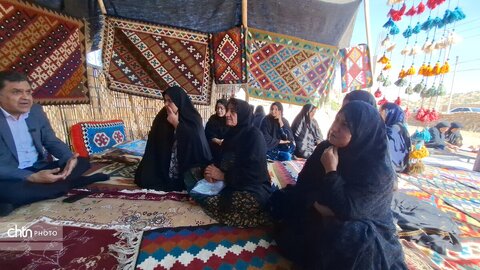 نمایش دست‌بافته‌های دهستان سادات محمودی در حاشیه همایش روستای میمند