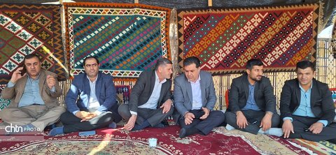 نمایش دست‌بافته‌های دهستان سادات محمودی در حاشیه همایش روستای میمند