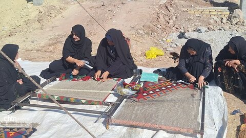 نمایش دست‌بافته‌های دهستان سادات محمودی در حاشیه همایش روستای میمند