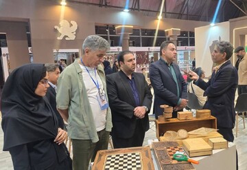 تاکید فرماندار آباده بر ضرورت حمایت از هنرمندان و صنعتگران صنایع‌دستی