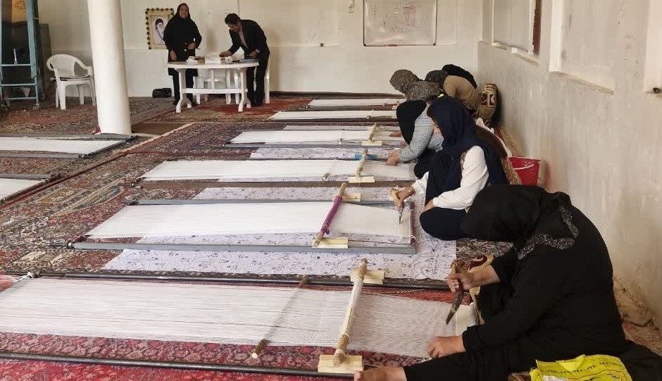 آموزش چوقابافی به ۱۵ متقاضی در شهرستان فارسان آغاز شد