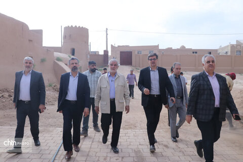 بازدید از آثار تاریخی و فرهنگی شهرستان اشکذر