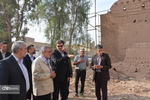 بازدید از آثار تاریخی و فرهنگی شهرستان اشکذر
