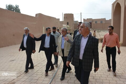 بازدید از آثار تاریخی و فرهنگی شهرستان اشکذر
