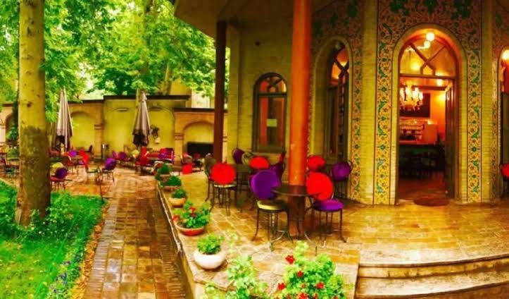همنشینی هنر خوشنویسی و میراث معماری در عمارت تاریخی علاءالسلطنه تهران