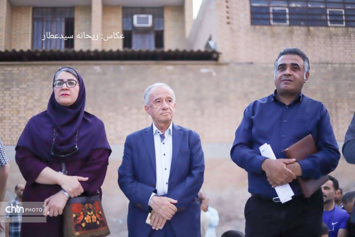 بادگیرها و بادبادک‌های سنتی در شوشتر به پرواز درآمدند