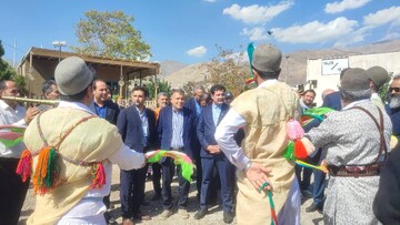 فتح بازارهای پایتخت با هنر دستان زنان عشایر/درخشش خیره‌کننده گلیم و جاجیم کهگیلویه و بویراحمد در رویداد ملی تهران
