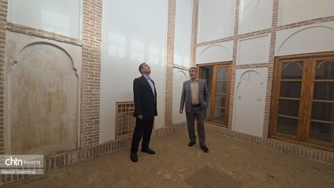 بازدید مدیرکل میراث فرهنگی آذربایجان شرقی از وضعیت خانه تاریخی سلطان القرائی در تبریز