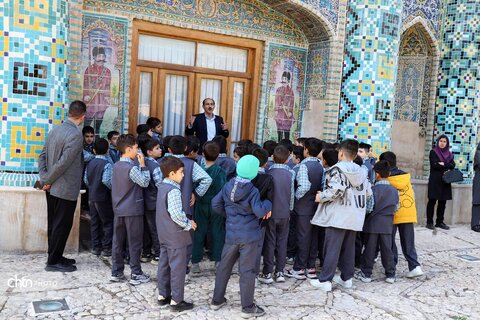 جشنواره نقاشی کودکان در بنای تاریخی آینه خانه مفخم بجنورد