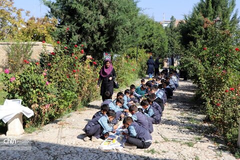جشنواره نقاشی کودکان در بنای تاریخی آینه خانه مفخم بجنورد