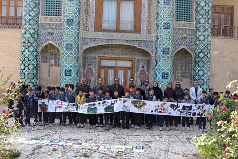 جشنواره نقاشی کودکان در بنای تاریخی آینه خانه مفخم بجنورد
