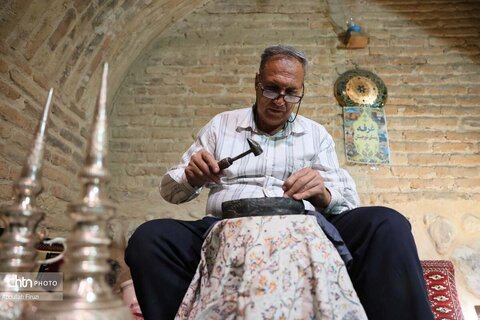 ایزدخواست؛ شکوهی به وسعت تاریخ
