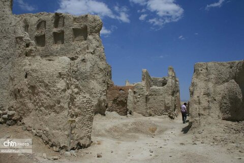 ایزدخواست؛ شکوهی به وسعت تاریخ