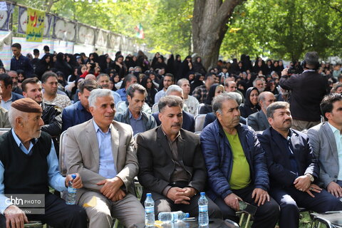 آغاز جشن گردو در جنگل‌های سرسبز سهرورد