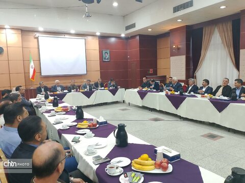 نشست صمیمی دادستان طرقبه شاندیر با فعالان  گردشگری شهرستان