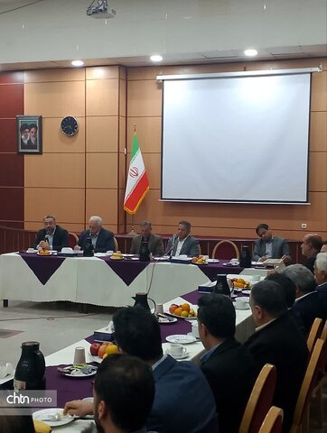نشست صمیمی دادستان طرقبه شاندیر با فعالان  گردشگری شهرستان