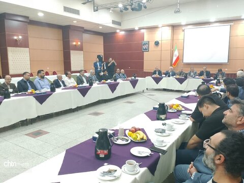 نشست صمیمی دادستان طرقبه شاندیر با فعالان  گردشگری شهرستان