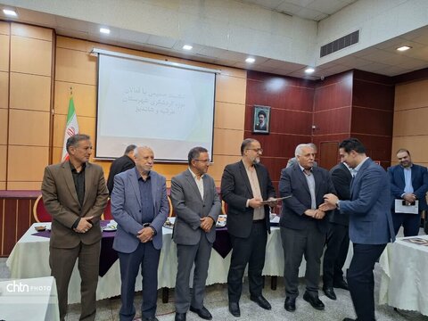 نشست صمیمی دادستان طرقبه شاندیر با فعالان  گردشگری شهرستان