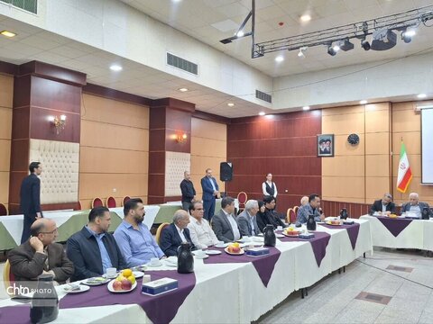 نشست صمیمی دادستان طرقبه شاندیر با فعالان  گردشگری شهرستان