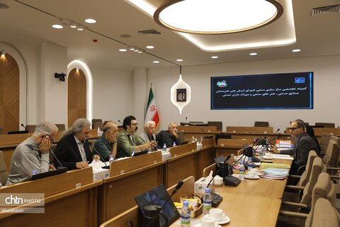 ارزیابی هنرمندان ساز سازی سنتی در نشست کمیته تخصصی شورای ارزشیابی هنرمندان صنایع دستی