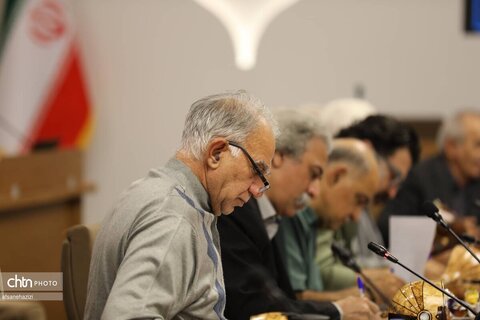 ارزیابی هنرمندان ساز سازی سنتی در نشست کمیته تخصصی شورای ارزشیابی هنرمندان صنایع دستی