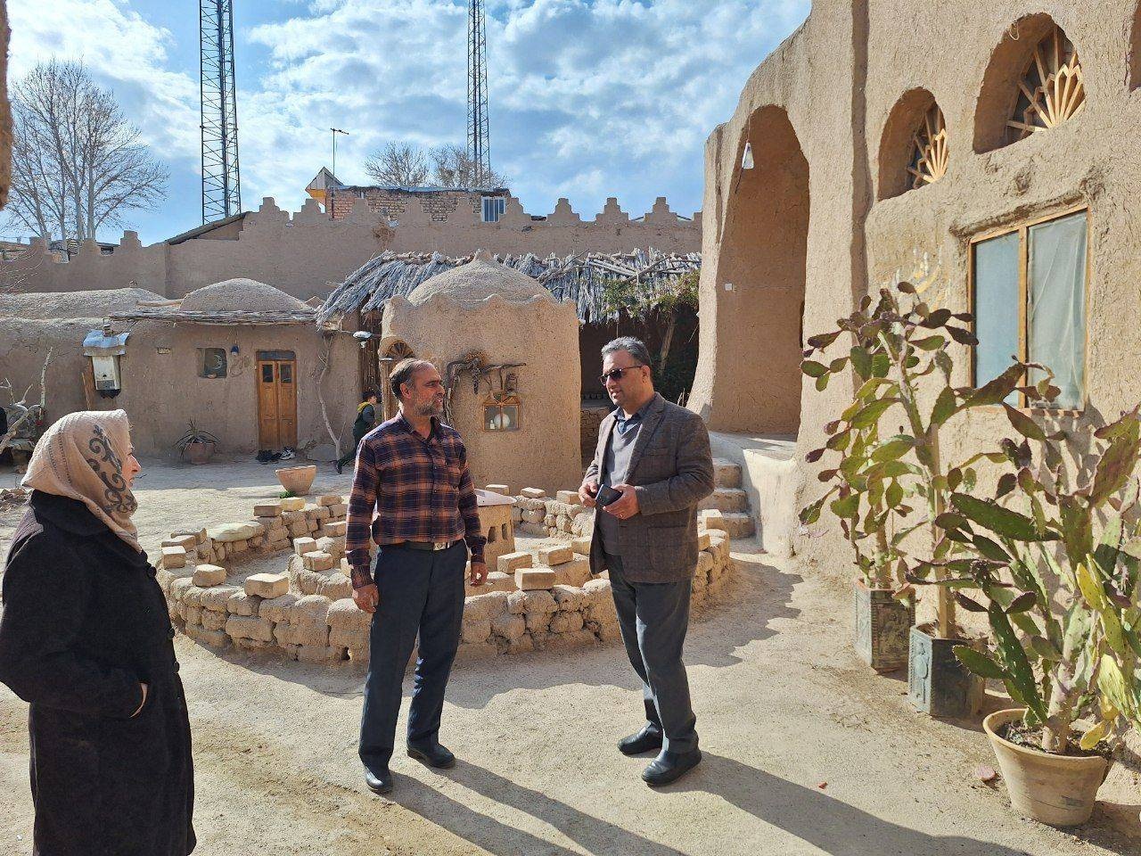 صدور مجوز راه‌اندازی نخستین خانه صنایع‌دستی ورامین در روستای قلعه‌خواجه