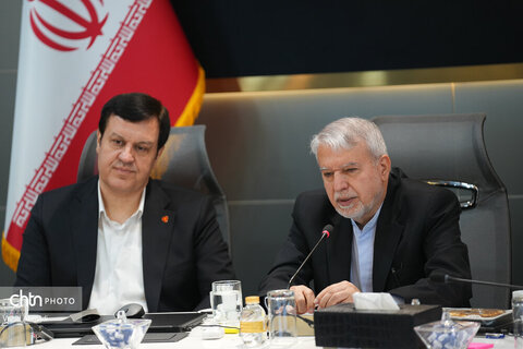 نشست با مدیرعامل، اعضای هیئت‌مدیره و مدیران ارشد بانک ملت